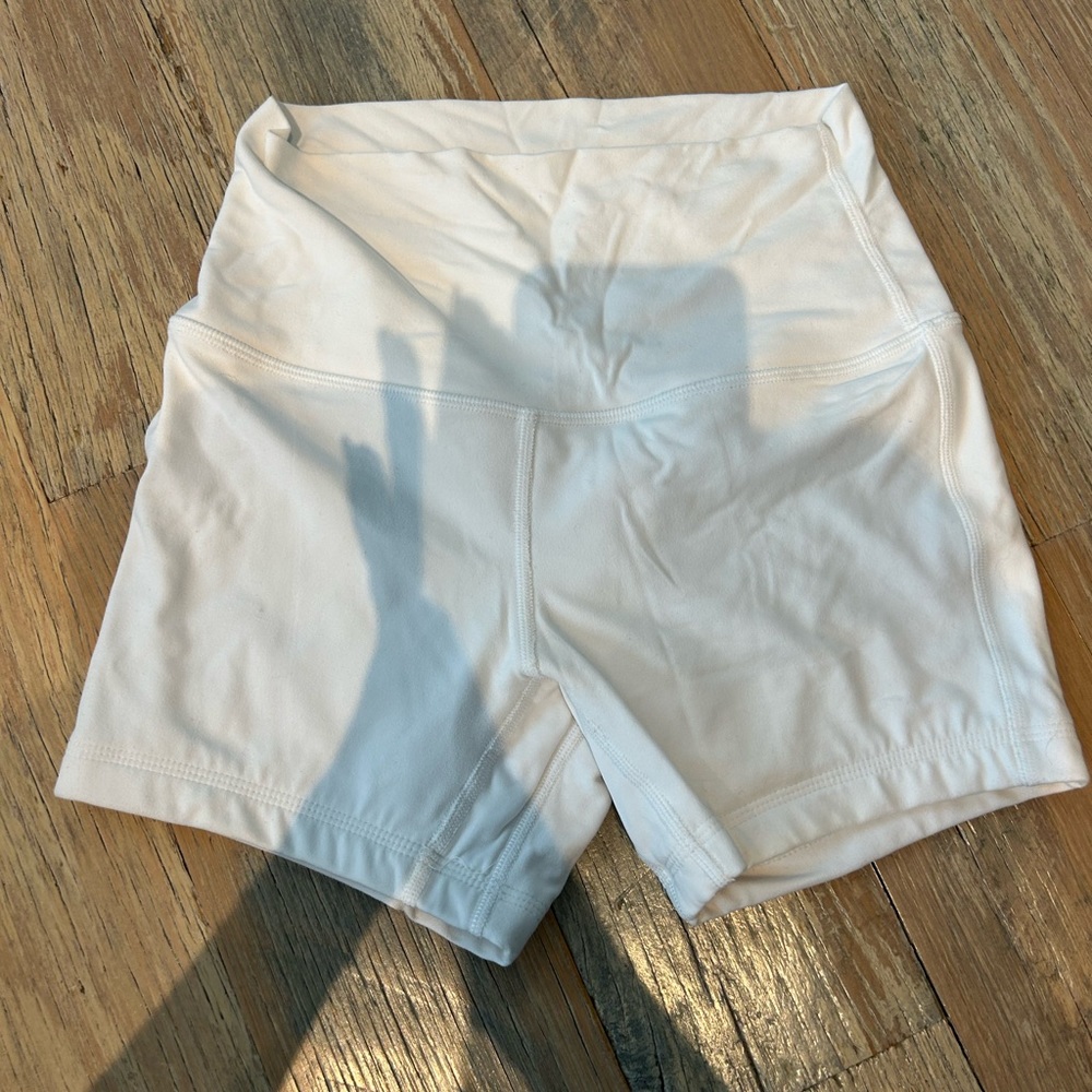 White lululemon align biker shorts size 6